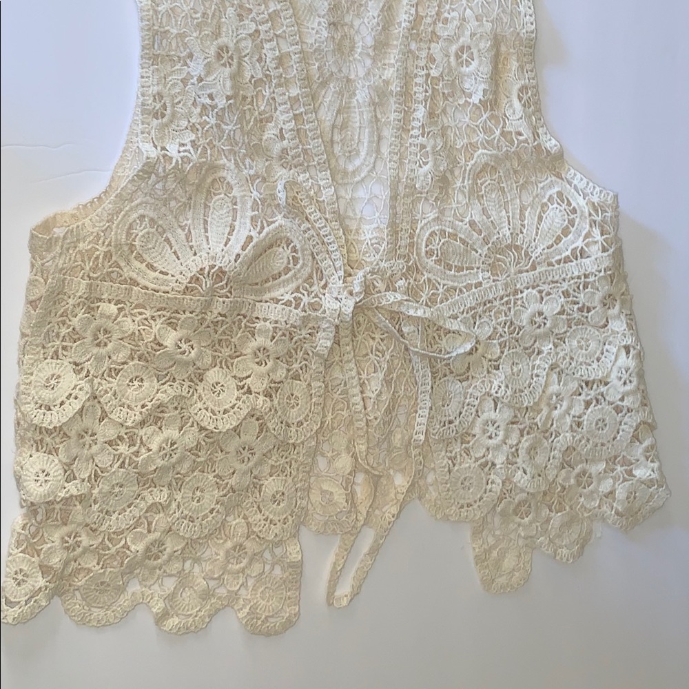 Summer sleeveless lace vest - Picture 2 of 4